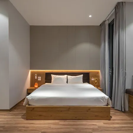 Luxe Paradise Suites Hotel To Ngoc Van Hanoi Exterior photo