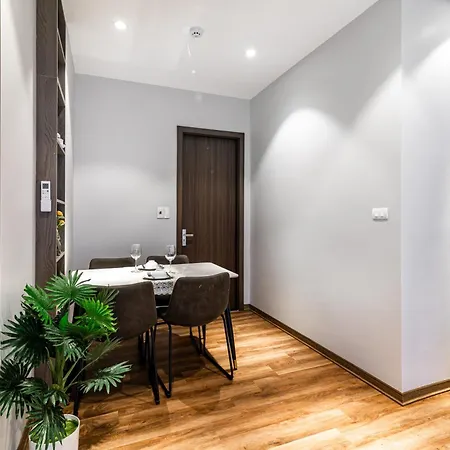 Luxe Paradise Suites Hotel To Ngoc Van Hanoi Exterior photo