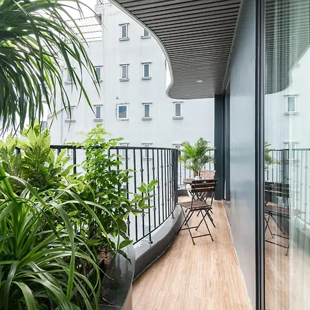 Luxe Paradise Suites Hotel To Ngoc Van Hanoi Exterior photo